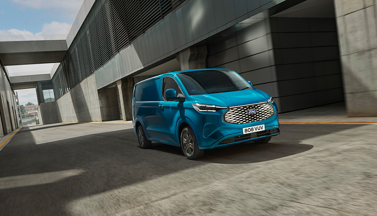 Ford svela il nuovo E-Transit Custom