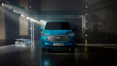 Ford svela il nuovo E-Transit Custom
