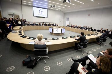 Il G7 vuole l’embargo al petrolio russo, ma l’Ue non trova l’intesa