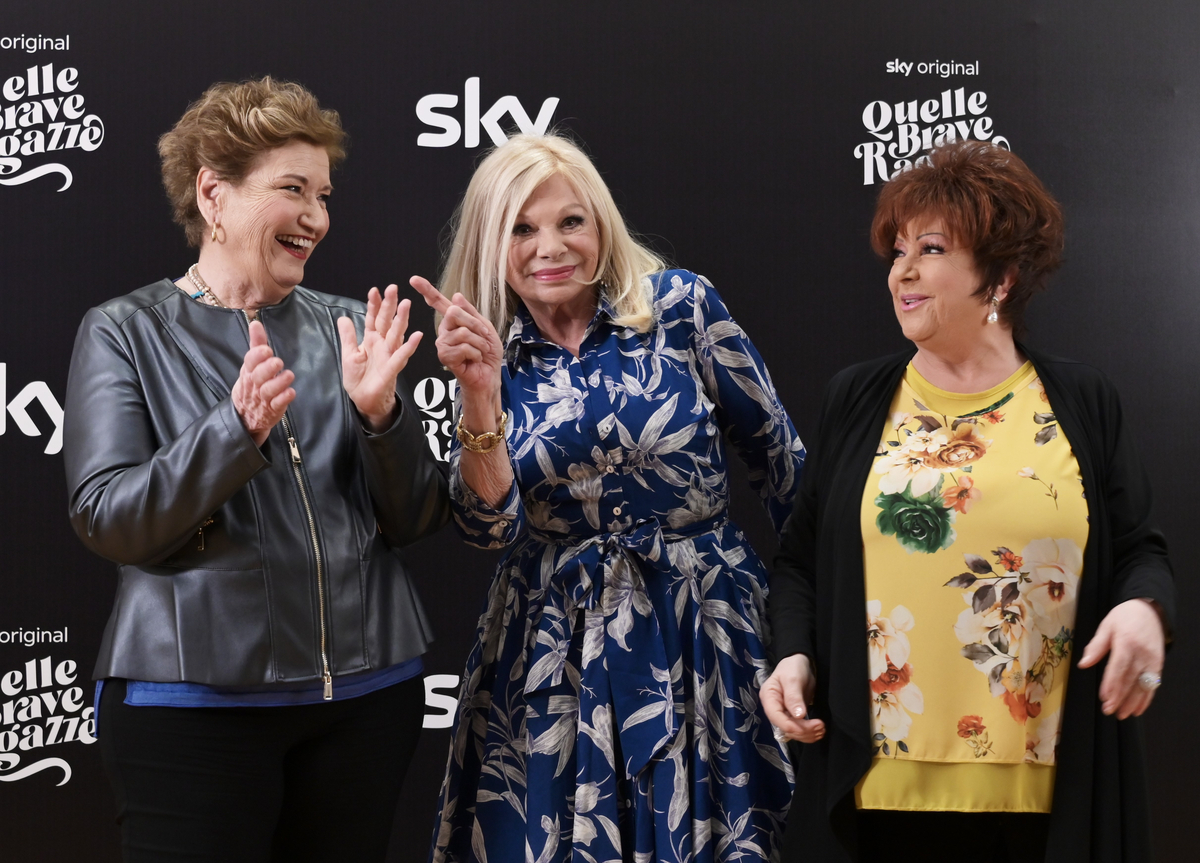 Quelle Brave Ragazze con Maionchi Milo Berti insieme in tv su SKY Quelle Brave Ragazze con Maionchi Milo Berti insieme in tv su SKY