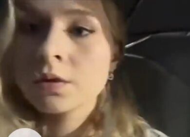 Napoli, turista scippata durante la diretta social: guarda l’incredibile video