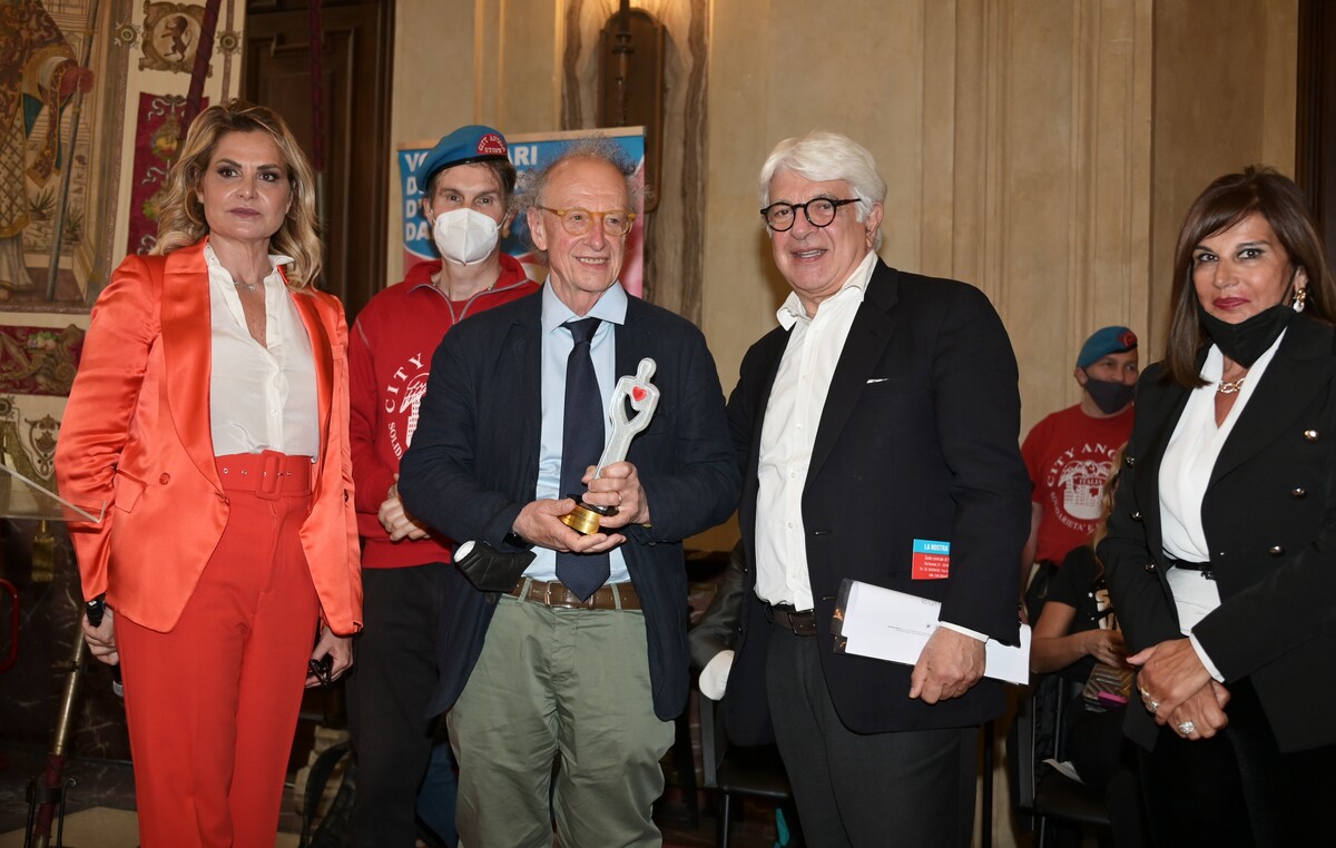 Premio Campione dei City Angels per Oscar della bontà premiazioni.