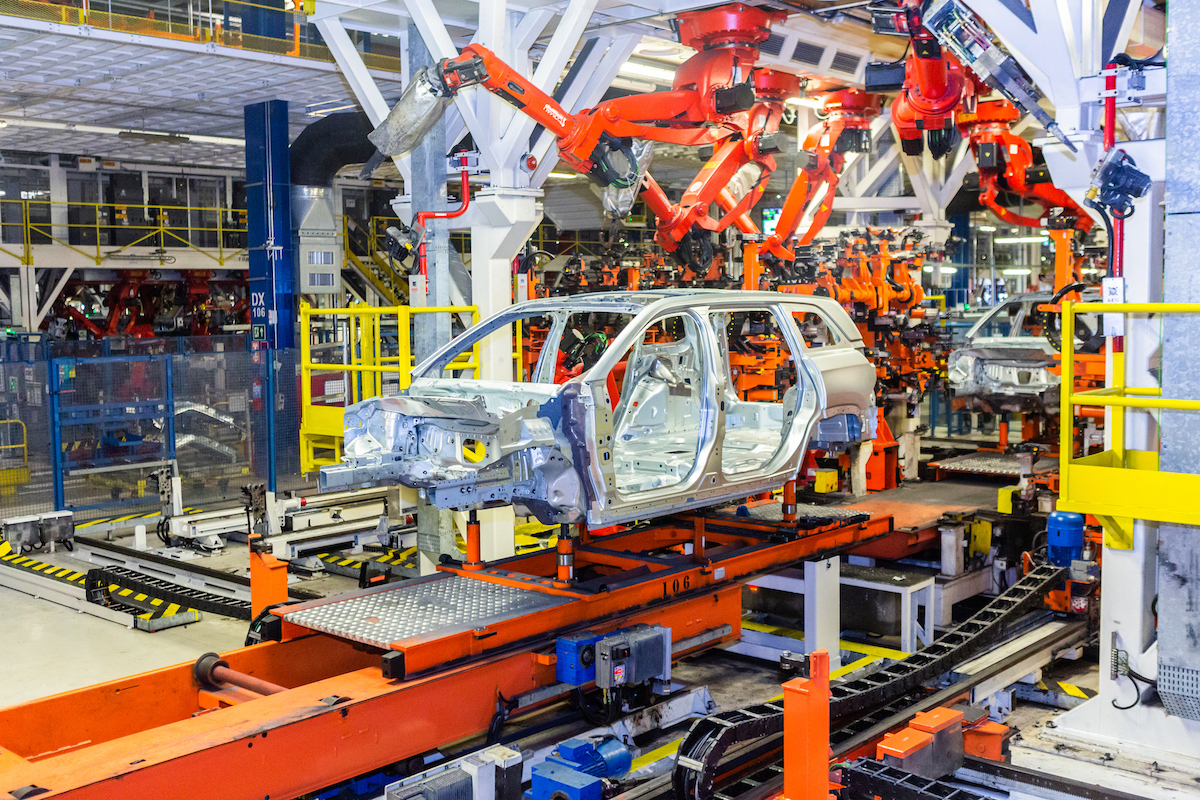 Comau potenzia 14 linee di produzione di Jeep passando da 3 a 4 modelli