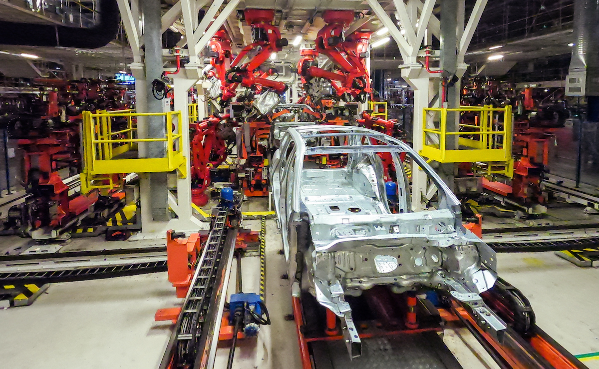 Comau potenzia 14 linee di produzione di Jeep passando da 3 a 4 modelli