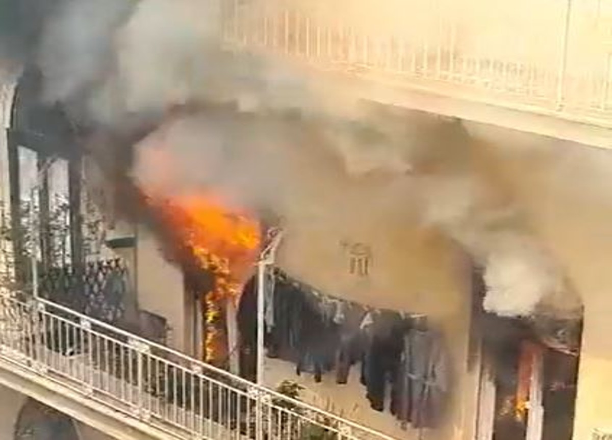 Donna carbonizzata nel suo appartamento Incendio in via Giovio a Milano Donna carbonizzata nel suo appartamento Incendio in via Giovio a Milano