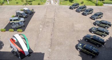 La nuova Land Rover Defender veste la divisa della Guardia di Finanza
