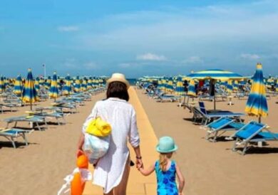 Concessioni balneari verso la proroga. E lo Stato perde 15 miliardi l’anno