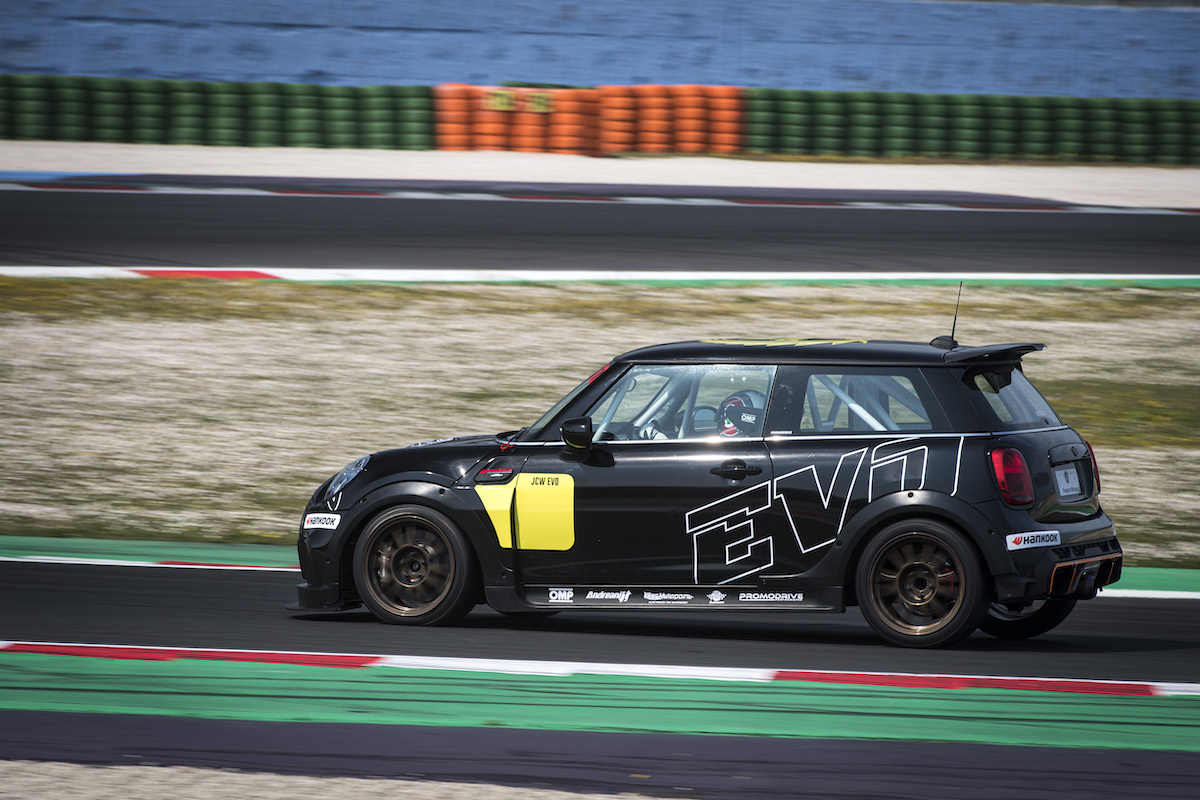 Il MINI Challenge scalda i motori per unidicesima stagione