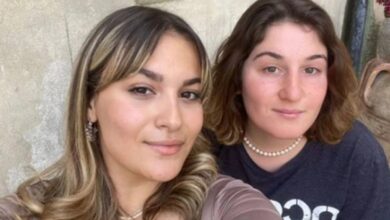 Le fidanzatine: “Noi, escluse dal ballo perché gay”