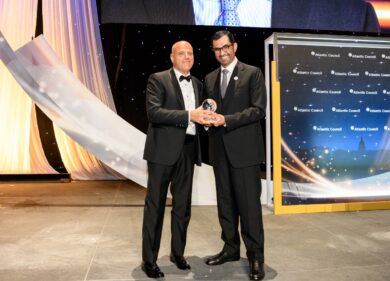 Eni, l’Atlantic Council conferisce un premio a Claudio Descalzi