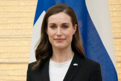 Guerra, Finlandia a un passo dalla Nato: “dobbiamo aderire con urgenza”