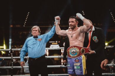 Scardina ko: impresa di De Carolis, nuovo campione intercontinentale