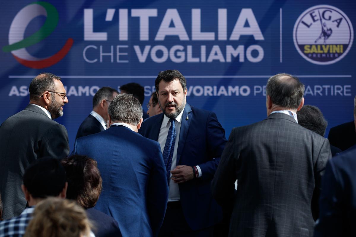 Salvini dice no alla Finlandia nella Nato. La Casellati a Draghi: ora in Aula Salvini dice no alla Finlandia nella Nato. La Casellati a Draghi: ora in Aula