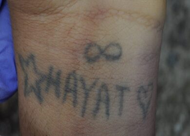 Il padre identifica grazie ai tatuaggi l’uomo massacrato di botte nel Milanese