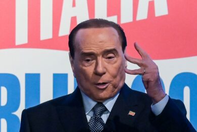 Berlusconi e le due occasioni (perse) per mostrarsi uno statista