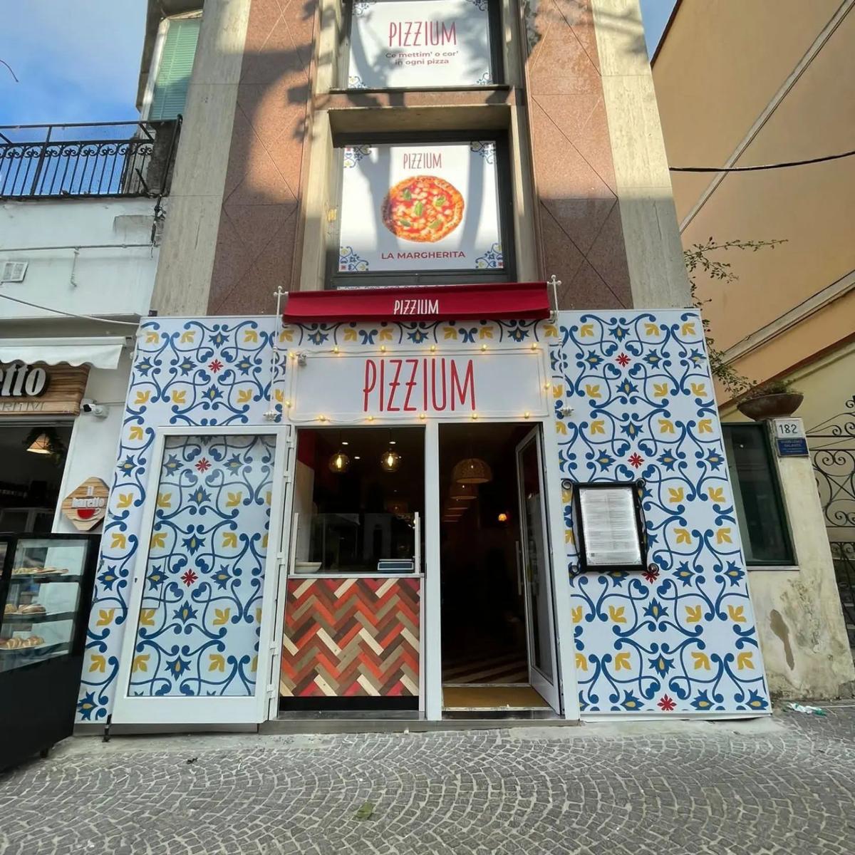 PIZZIUM e Molino Colombo arrivano a Napoli: al via nuovo store al Vomero PIZZIUM e Molino Colombo arrivano a Napoli: al via nuovo store al Vomero