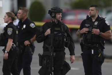 Spari in una chiesa in California e attacco a Houston: Usa, morti e feriti