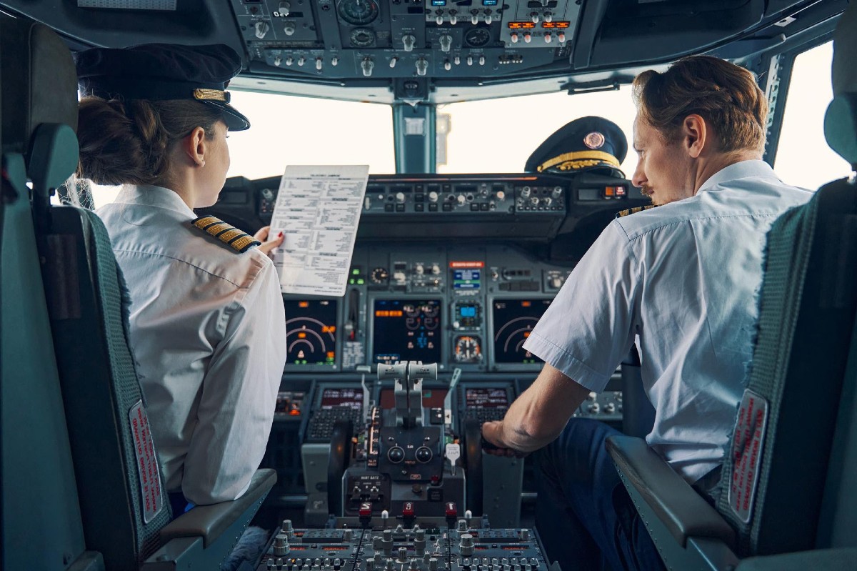 Aviazione: sempre più donne vogliono pilotare arei e astronavi Aviazione: sempre più donne vogliono pilotare arei e astronavi