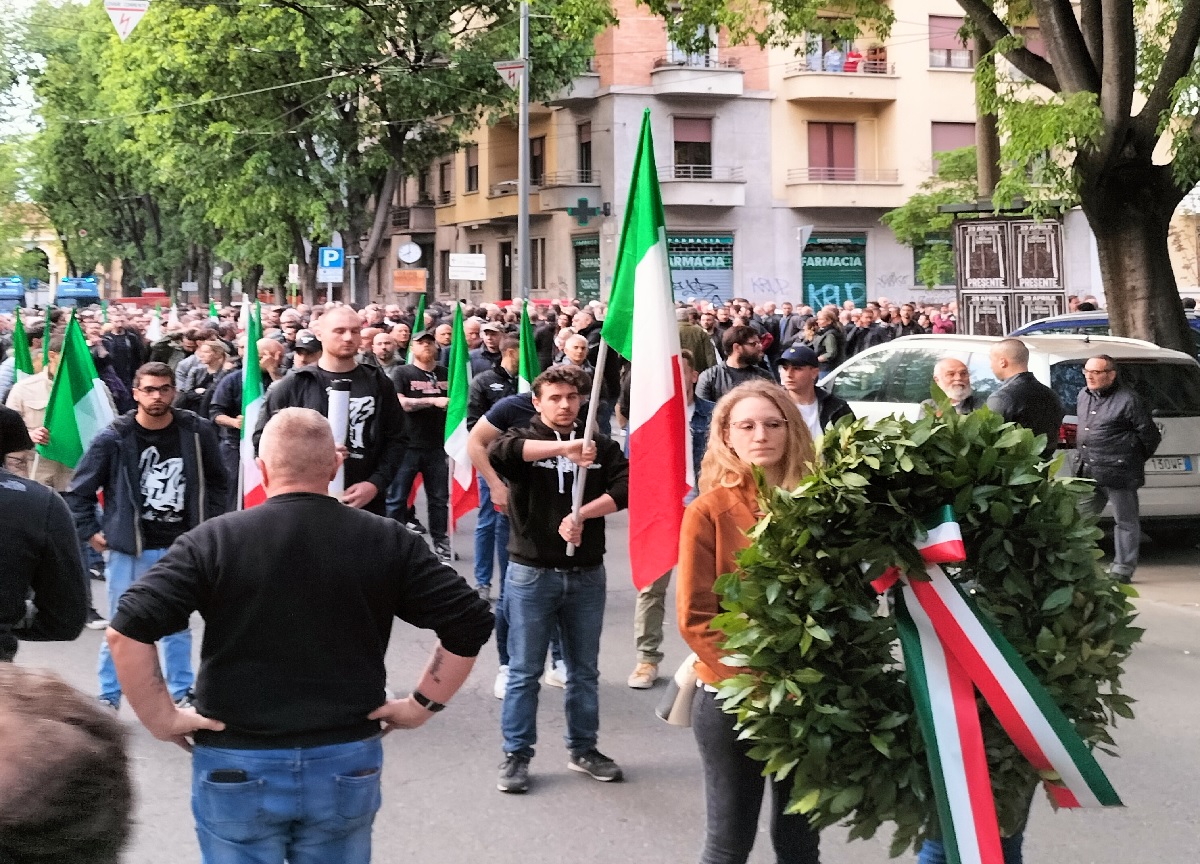 Saluti romani per Ramelli, pm Milano indaga per manifestazione fascista Saluti romani per Ramelli, pm Milano indaga per manifestazione fascista