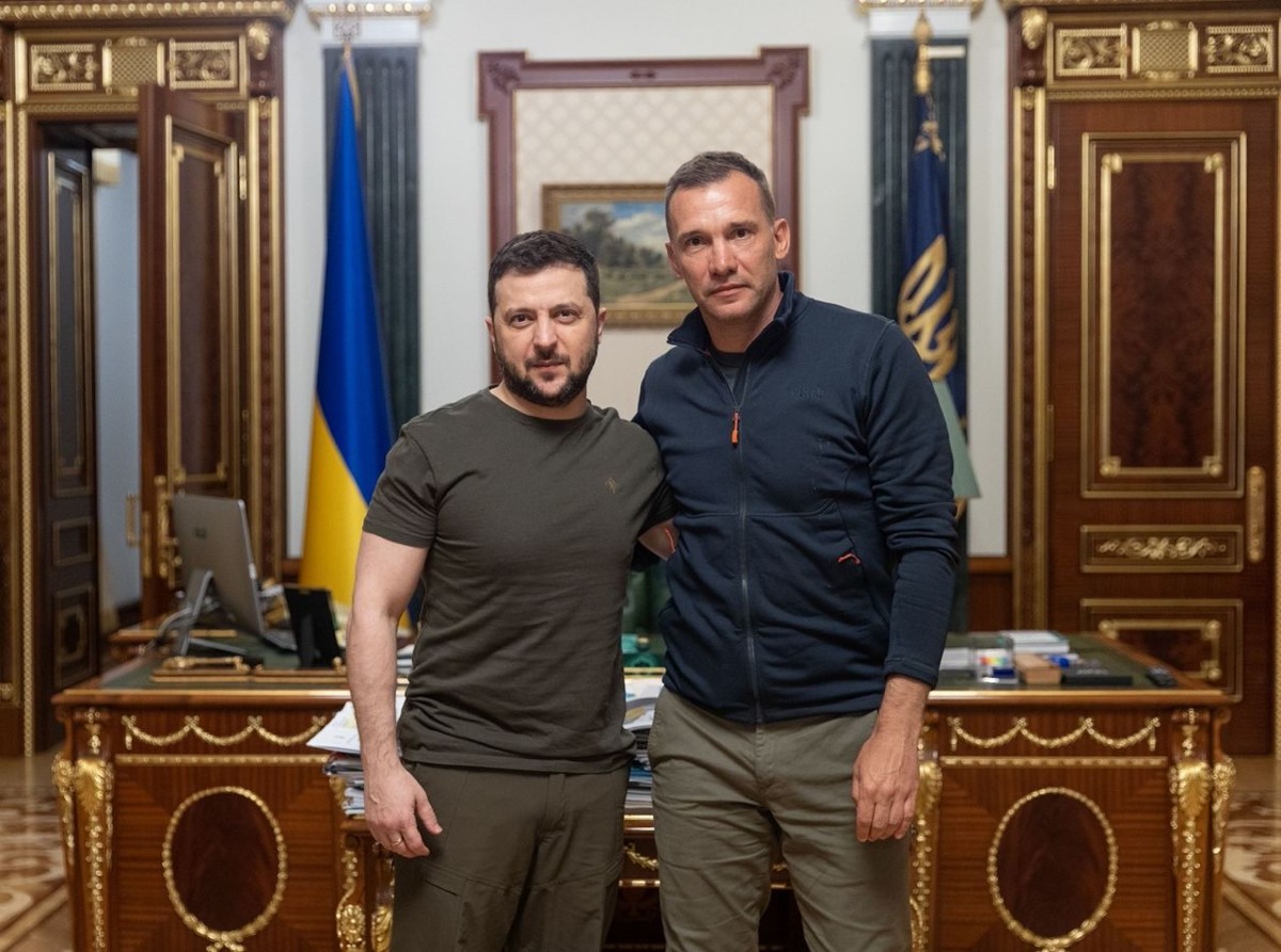 Ucraina, Shevchenko da Zelensky: l’ex calciatore nuovo “ambasciatore” Ucraina, Shevchenko da Zelensky: l’ex calciatore nuovo “ambasciatore”