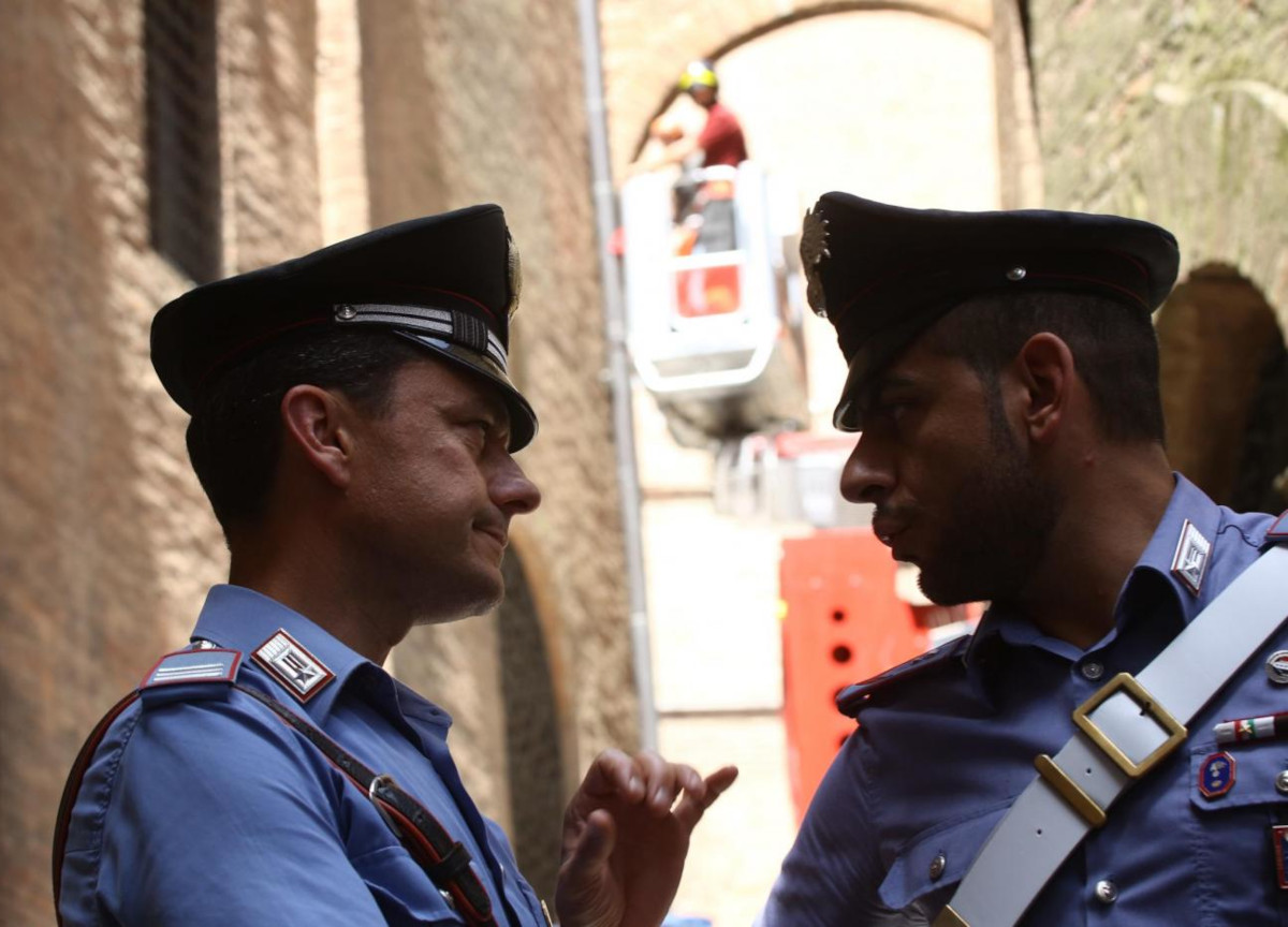 “David Rossi tenuto per i polsi e lasciato cadere”. I periti: è stato ucciso “David Rossi tenuto per i polsi e lasciato cadere”. I periti: è stato ucciso