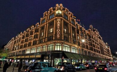 Guerra, Harrods ai russi: “Nessun acquisto superiore alle 300 sterlline”