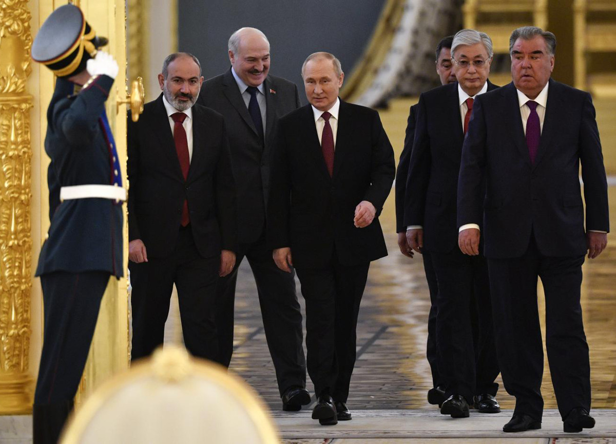 Processo Becciu, “Putin mandò suoi emissari, voleva le reliquie di San Nicola” Processo Becciu, “Putin mandò suoi emissari, voleva le reliquie di San Nicola”