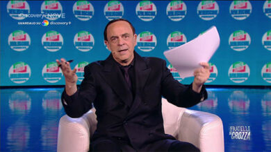 Crozza Berlusconi “sono trent’anni che mi invento storielle… “