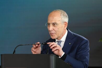 Enel, i ricavi volano del 33%: via libera a dividendo da 0,38 euro