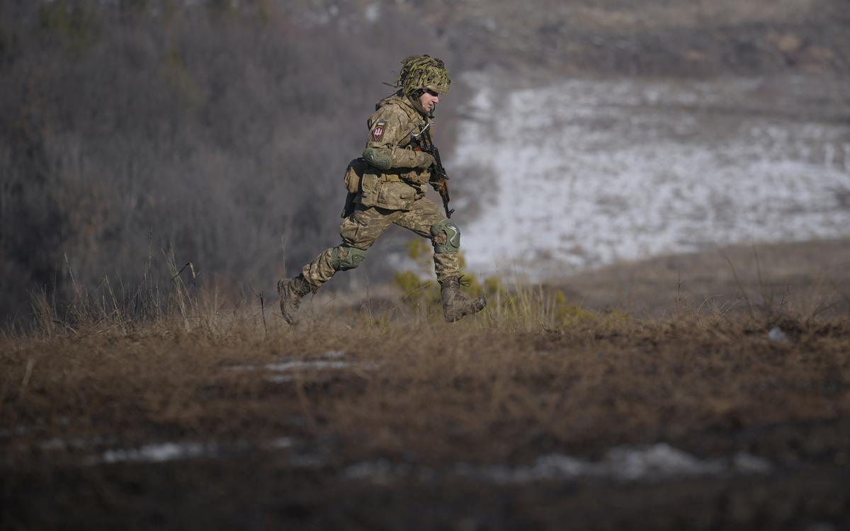 Guerra, in Russia comanda Putin e a Kiev chi? Forse gli affari di Biden-Trump Guerra, in Russia comanda Putin e a Kiev chi? Forse gli affari di Biden-Trump