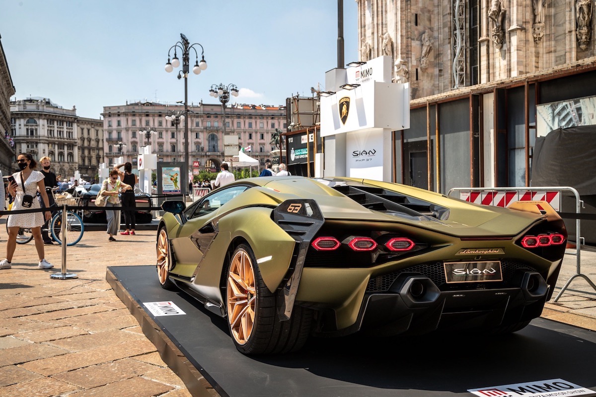 40 Bran sfilano alla seconda edizione del Milano Monza Motor Show 2022