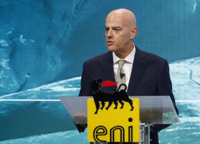 Manager più pagati in Italia, primo Elkann: 35 mln. Eni, Descalzi da record