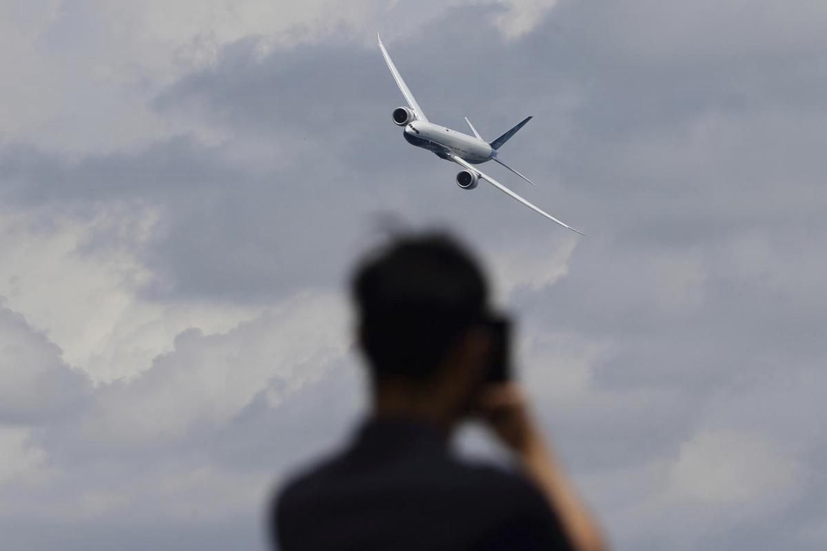 Vicenza, pilota ha un infarto in volo: atterra e muore poco dopo Vicenza, pilota ha un infarto in volo: atterra e muore poco dopo