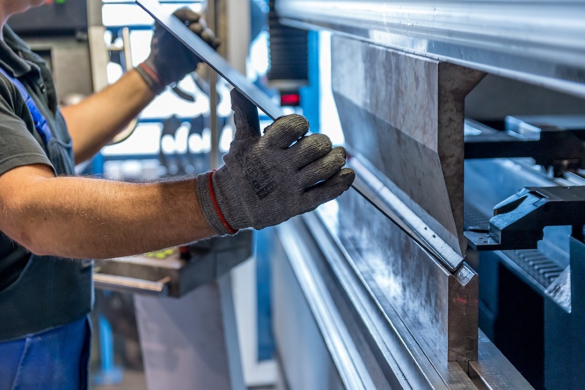 Industria: Prometeia-Intesa, ribassate le stime di crescita Industria: Prometeia-Intesa, ribassate le stime di crescita