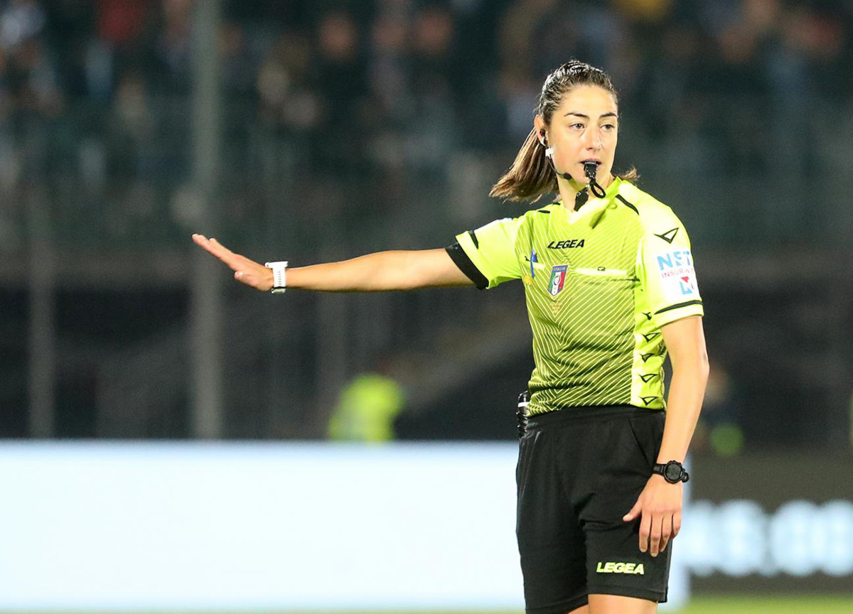 Arbitri, ecco la sociologa Ferrieri Caputi, prima donna a fischiare in Serie A