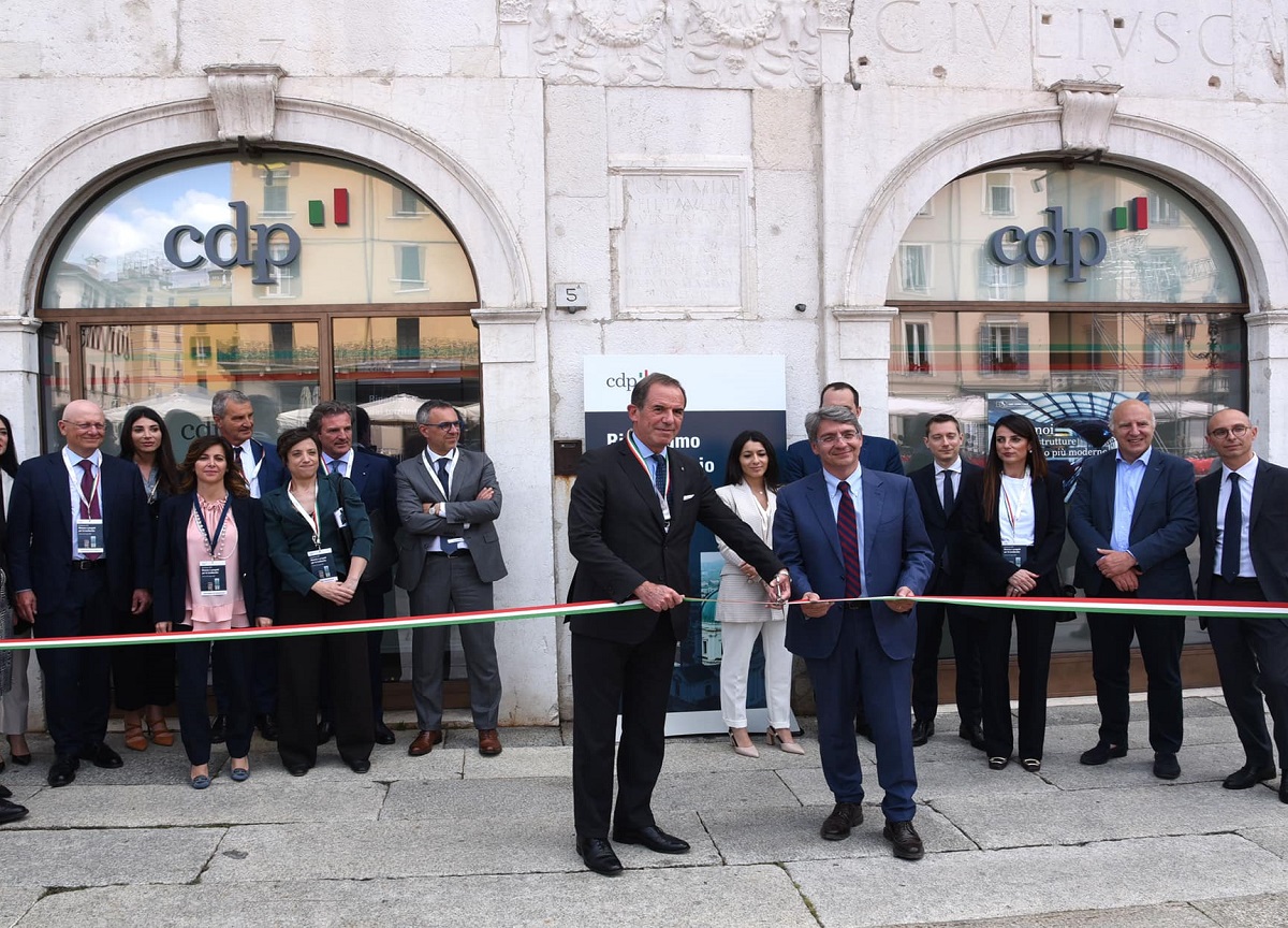 Cdp apre la sede a Brescia. Otto miliardi in Lombardia in un triennio Cdp apre la sede a Brescia. Otto miliardi in Lombardia in un triennio