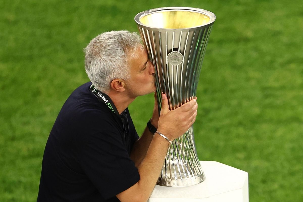 Tirana, Mou e Zaniolo riportano la Roma in Europa: è Conference League Tirana, Mou e Zaniolo riportano la Roma in Europa: è Conference League