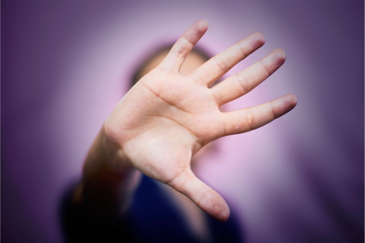 Condannati il padre e la matrigna che maltrattavano due gemelle Condannati il padre e la matrigna che maltrattavano due gemelle
