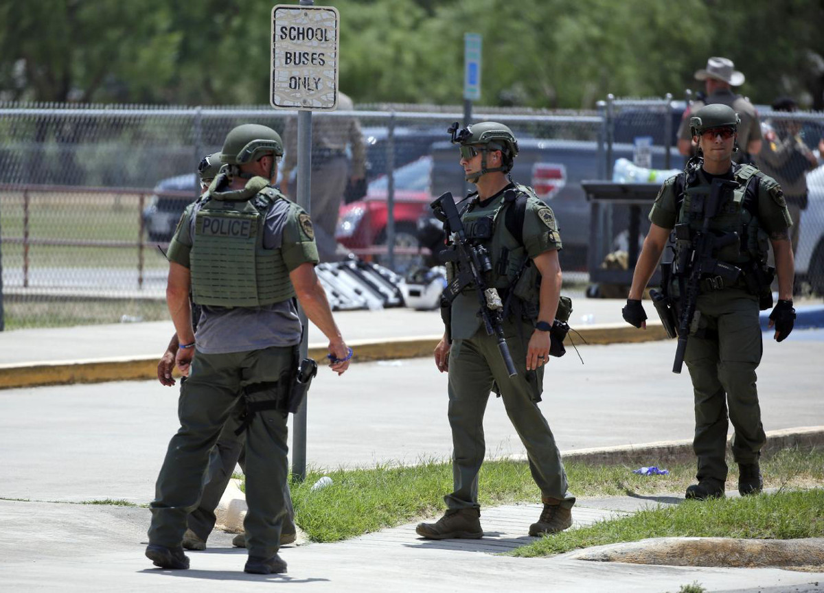Texas, problemi di identità sessuale dietro alla strage di bambini a scuola Texas, problemi di identità sessuale dietro alla strage di bambini a scuola