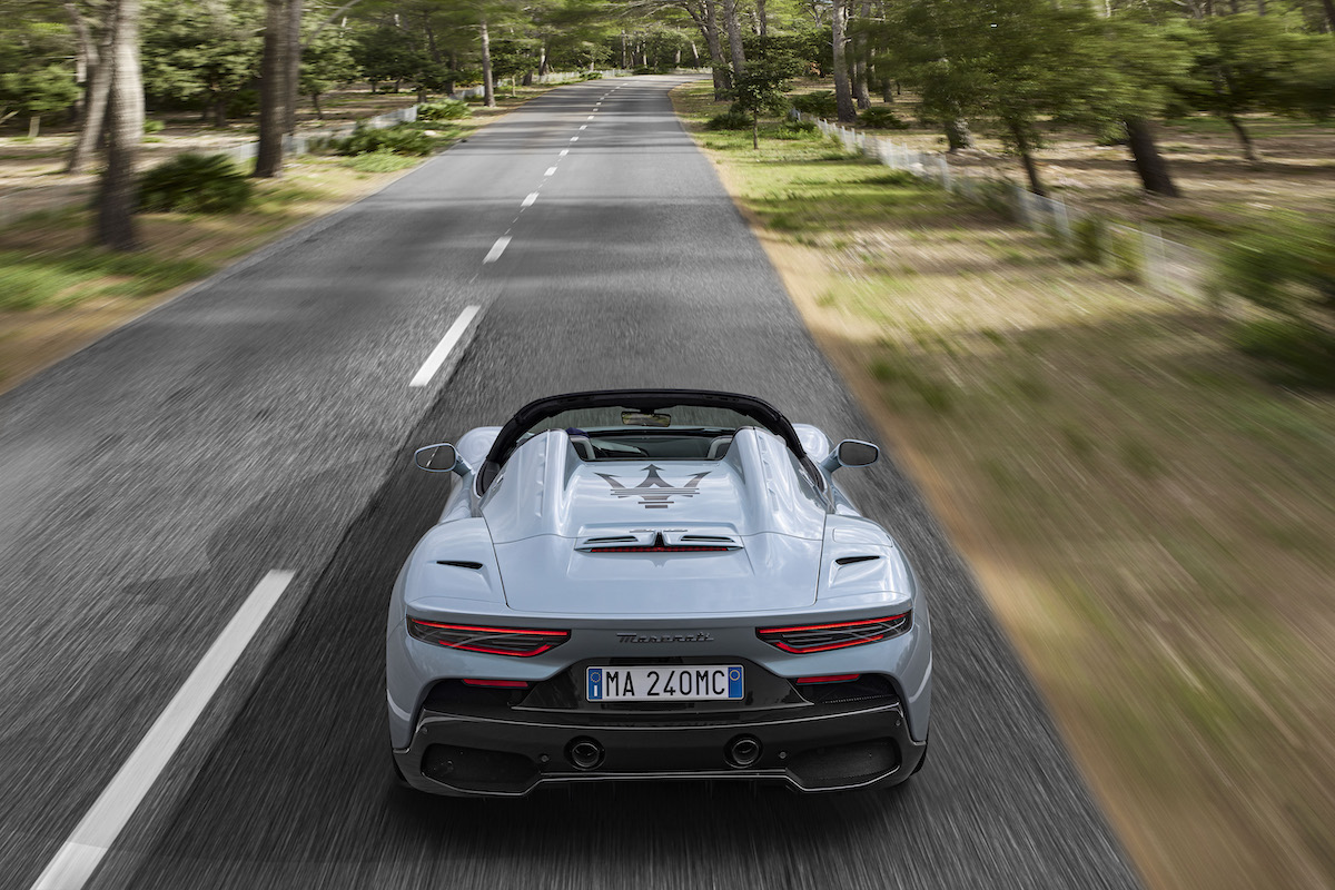 Nuova Maserati MC20 Cielo, la spider dal tetto retrattile