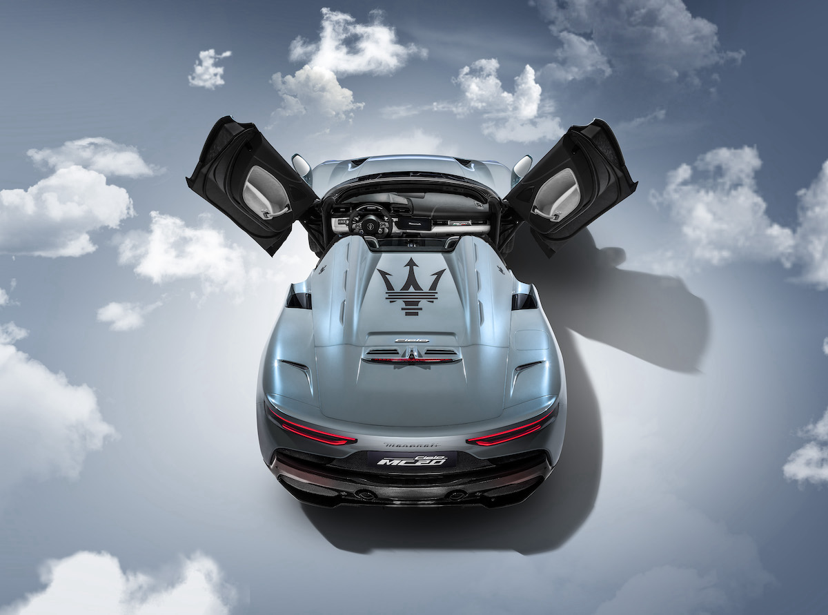 Nuova Maserati MC20 Cielo, la spider dal tetto retrattile