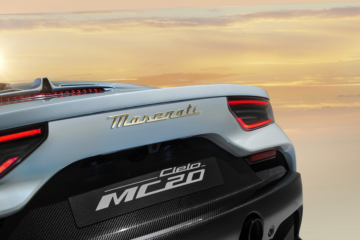 Nuova Maserati MC20 Cielo, la spider dal tetto retrattile