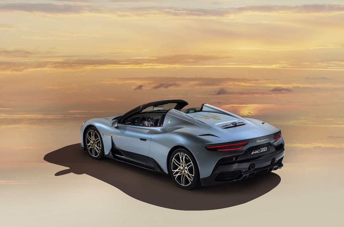 Nuova Maserati MC20 Cielo, la spider dal tetto retrattile
