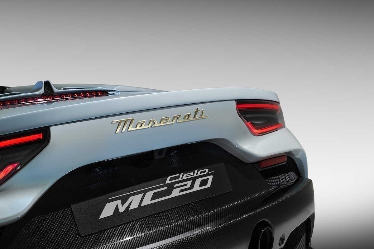 Nuova Maserati MC20 Cielo, la spider dal tetto retrattile