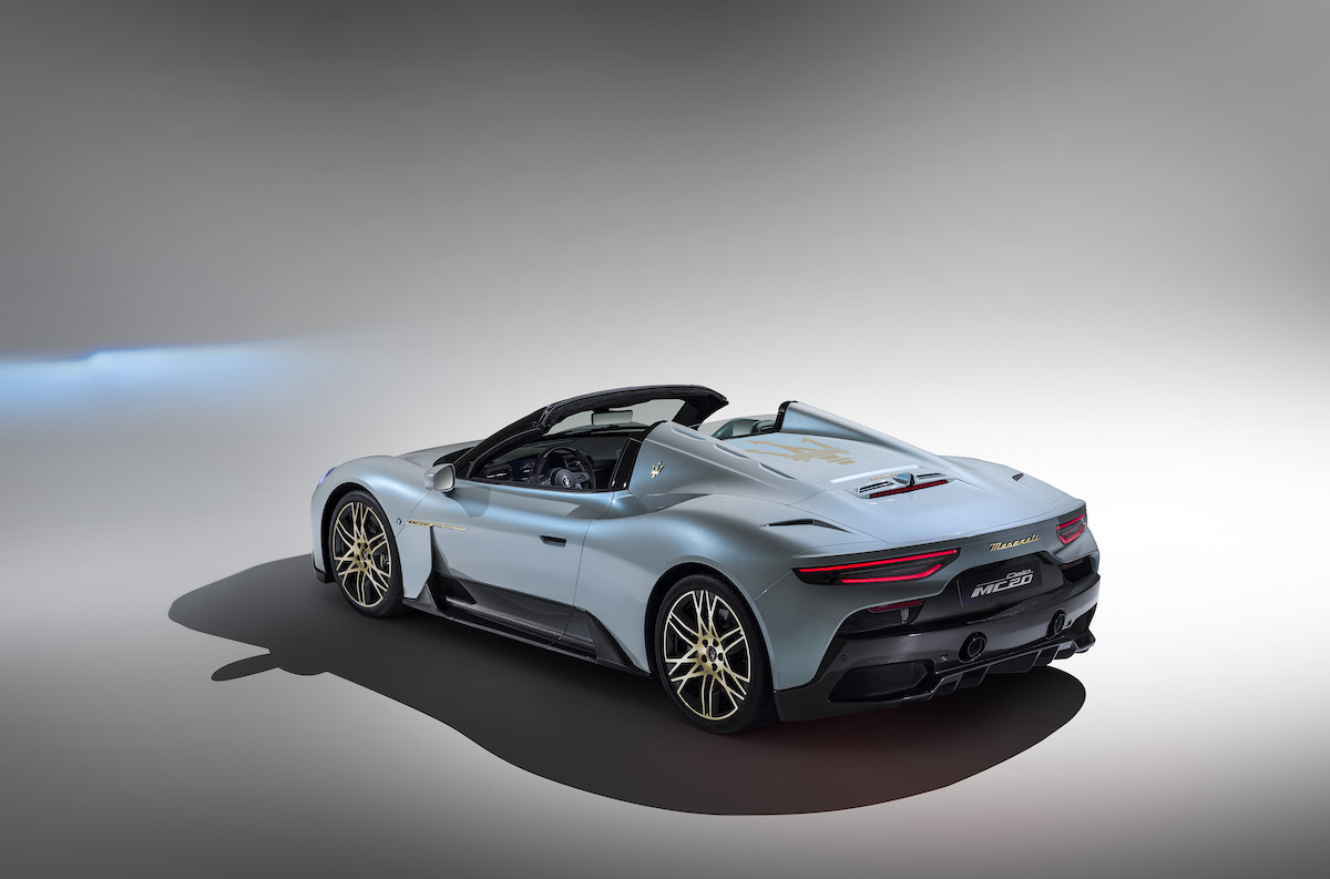 Nuova Maserati MC20 Cielo, la spider dal tetto retrattile