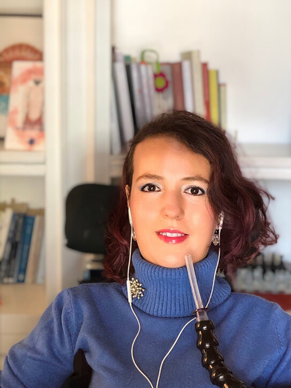 Vive attaccata a un respiratore e Ryanair le impedisce di volare Vive attaccata a un respiratore e Ryanair le impedisce di volare