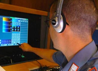 Covid, familiari delle vittime denunciano: “I servizi segreti ci spiano”