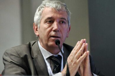 Fisco pazzo: “Deve 400 euro del’ 96, più 200 euro di maggiorazione”. Il caso