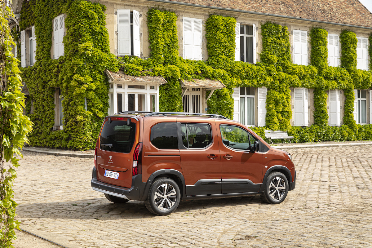 Peugeot E-Rifter, il multispazio elettrico adatto a differenti esigenze