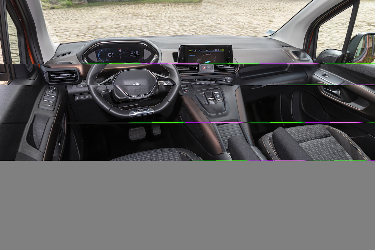 Peugeot E-Rifter, il multispazio elettrico adatto a differenti esigenze